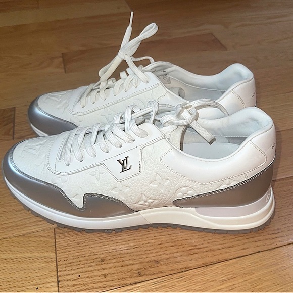 Louis Vuitton - Picture 4 of 4